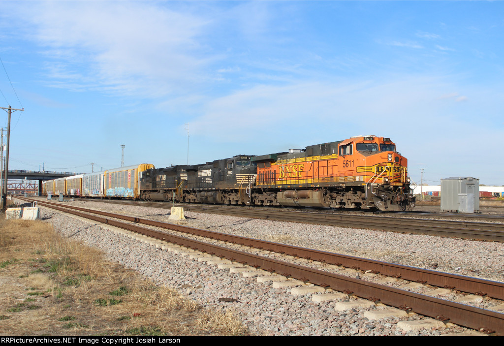 BNSF 5611 East